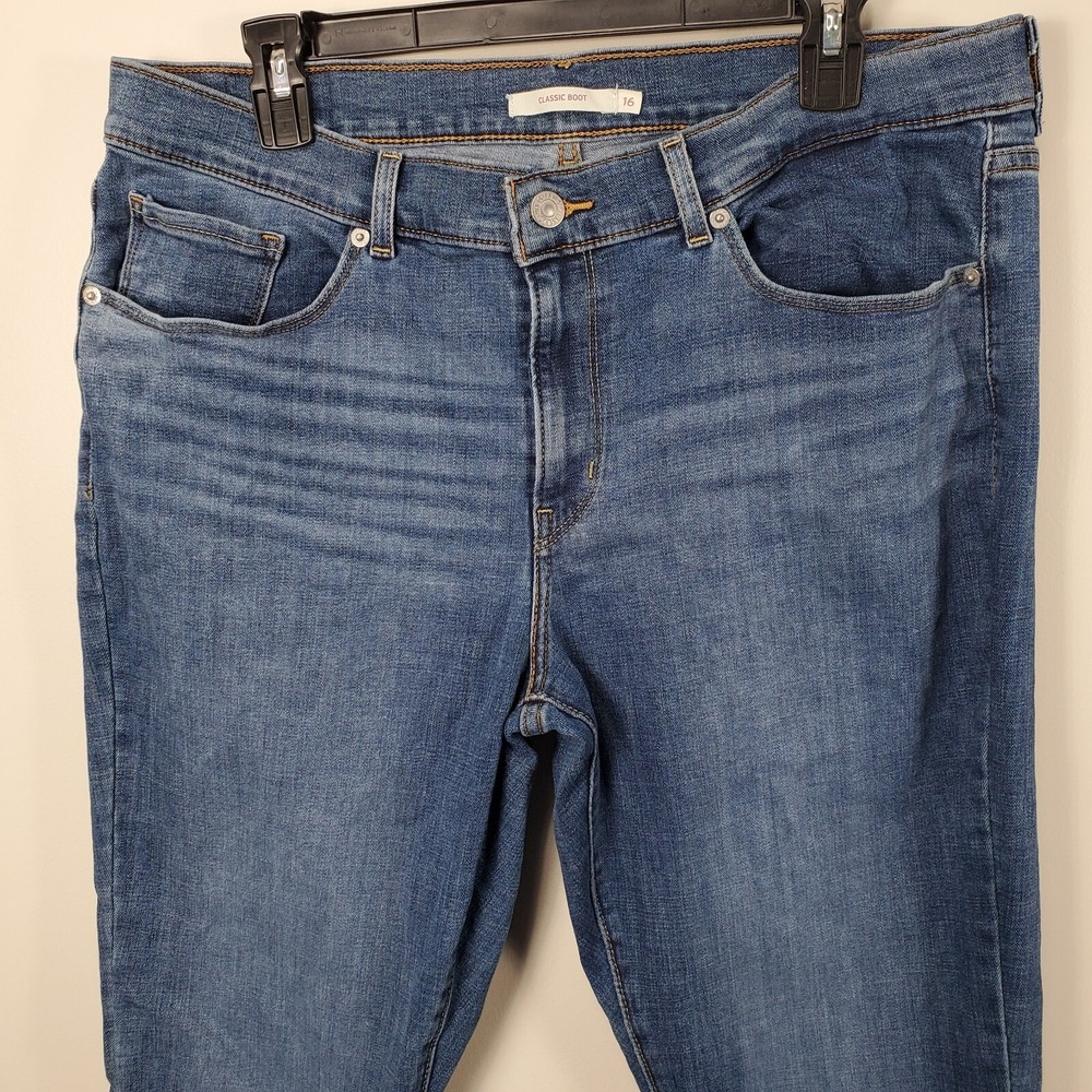 Levi Strauss Classic Boot Jeans Women's Size 16 Blue Zip Fly Pockets - Picture 3 of 9